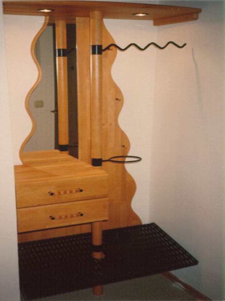 Garderobe, Erle massiv, gewachst